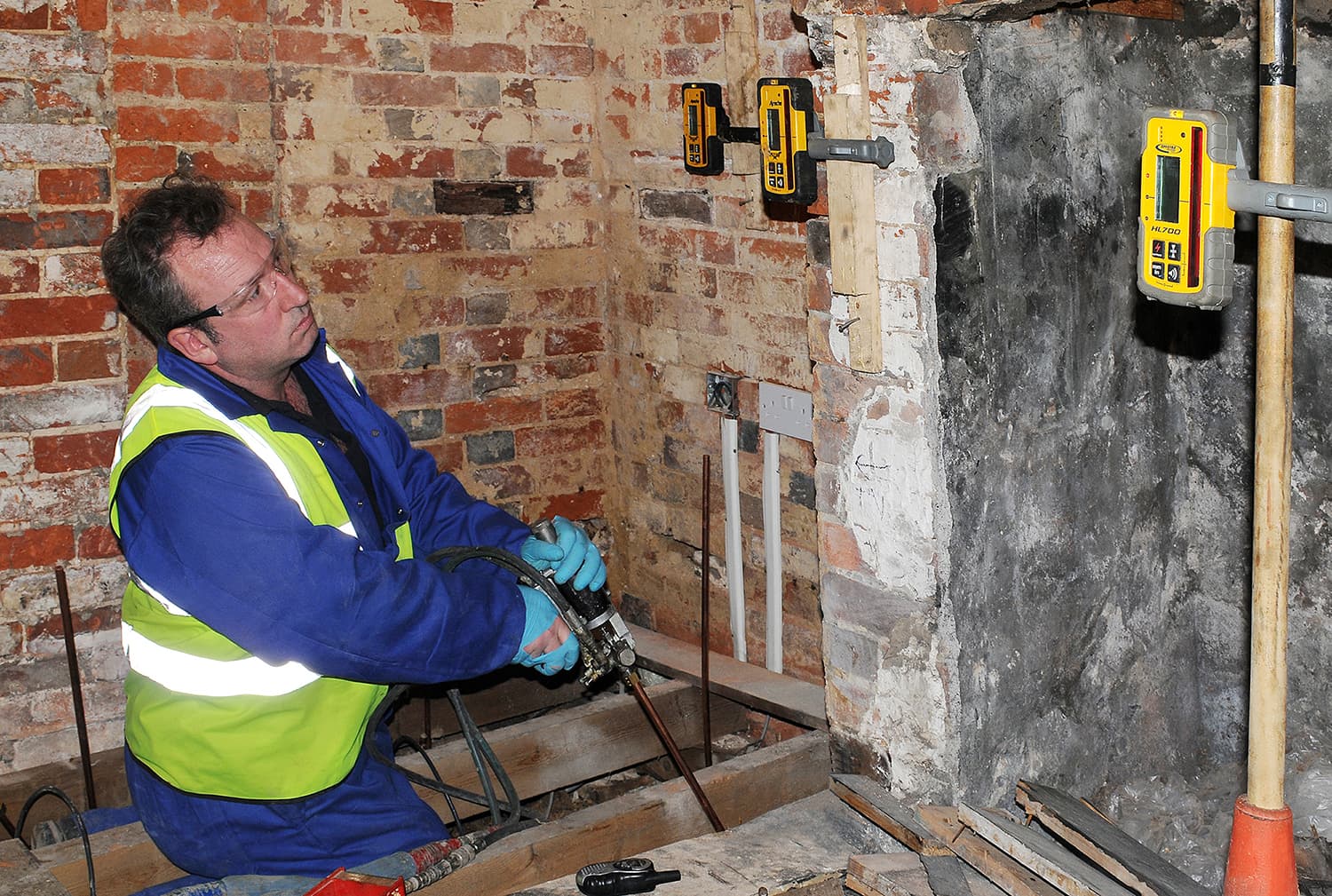 Стабилизация фундамента промышленного здания